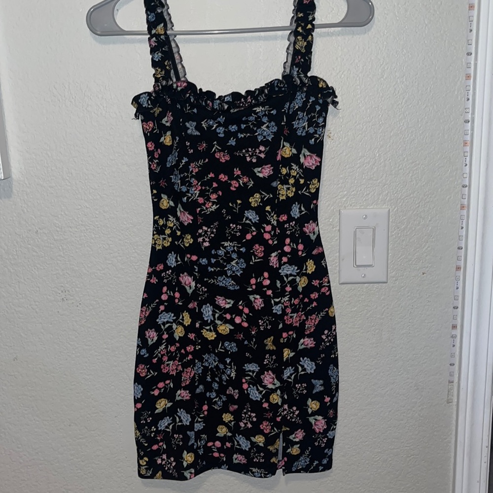 Gorgouse black dress with flowers